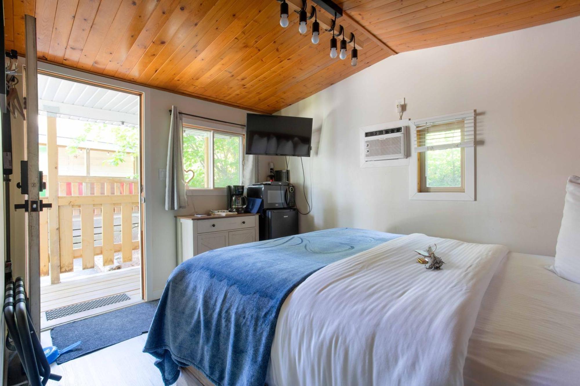 The Valley View Cabins And Event Center Creston Esterno foto
